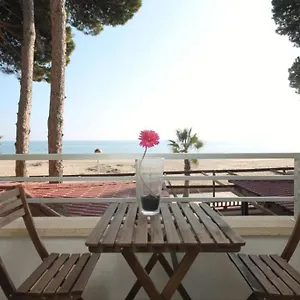 apartamento-frente-al-mar-en-cambrils.catalonia-hotels.com/